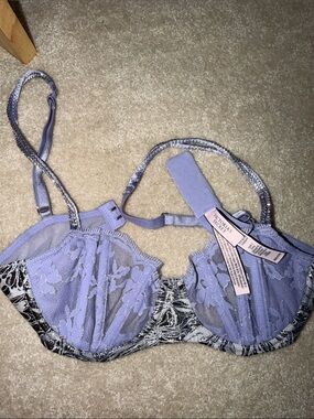 Victoria's Secret Lavender Lace Underwire Bra with Patterned Trim